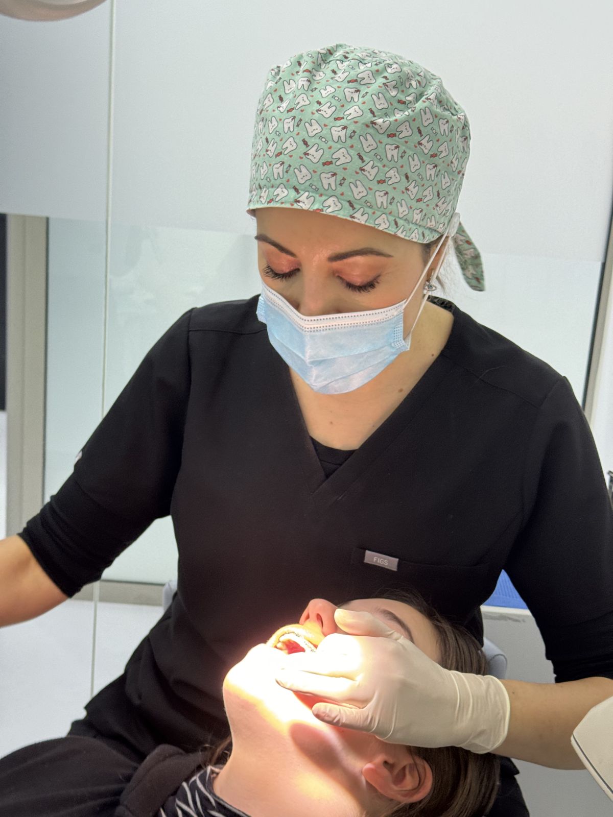 Óxido nitroso en el dentista: qué es el 'gas de la risa'